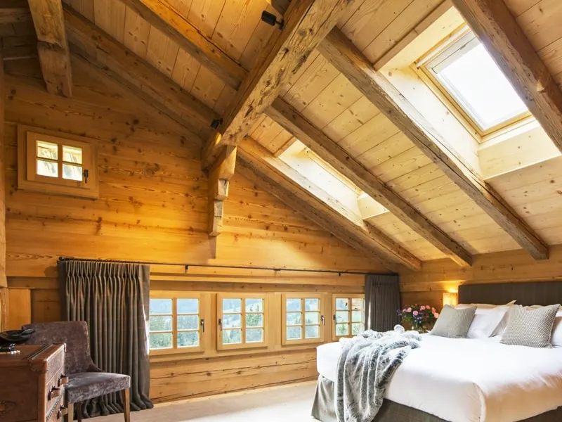 Чем обработать мансарду деревянного дома